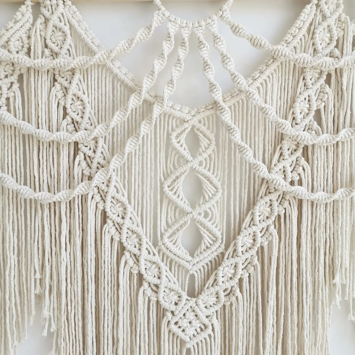 tapisserie macramé bohème franges géométriques beige clair mur décoration artisanal coton lavage main