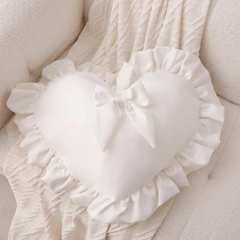 housse coussin coeur romantique fronces noeud decoration chambre enfant canape lit