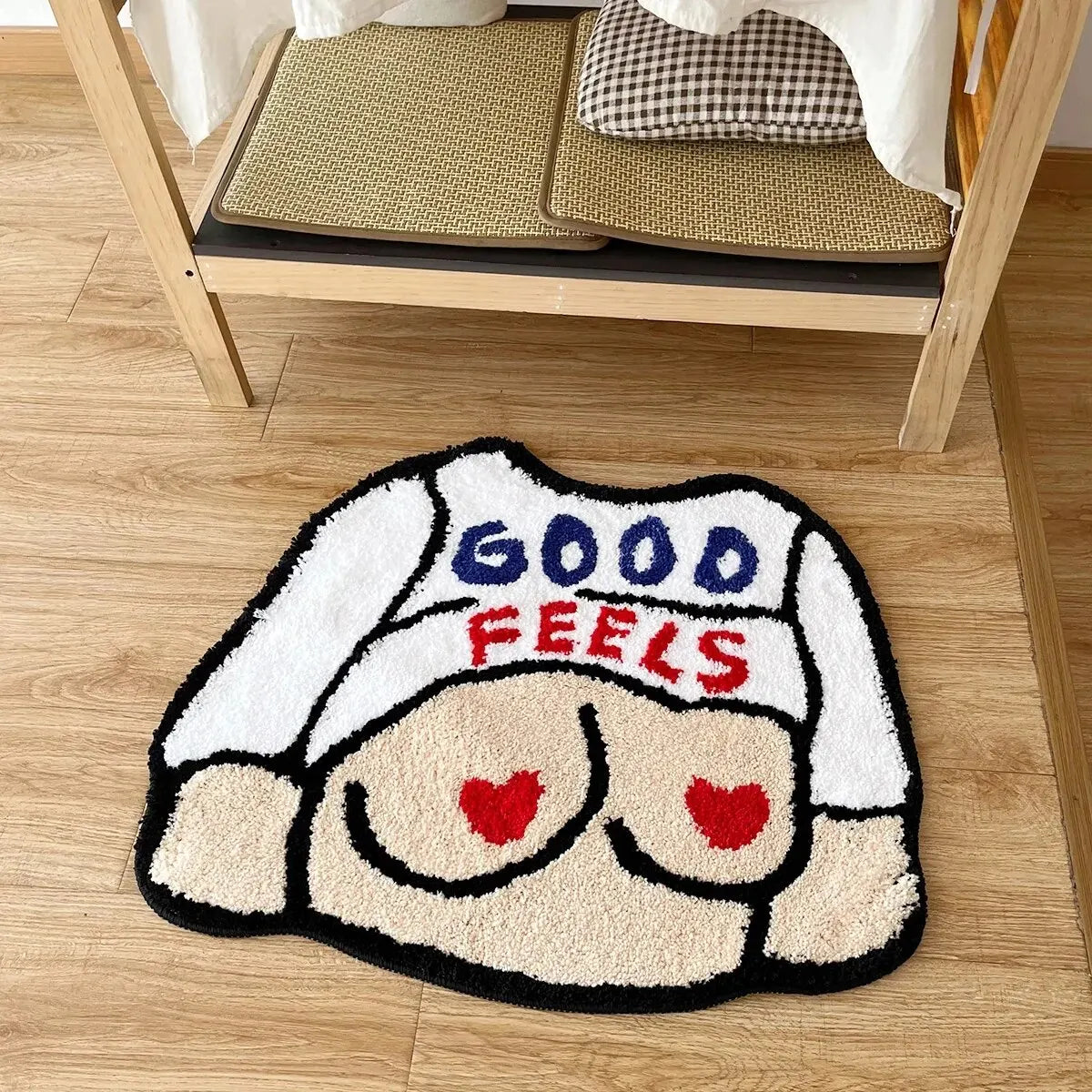 tapis polyester antidérapant dessin buste coeurs GOOD FEELS blanc rouge créatif humoristique maison