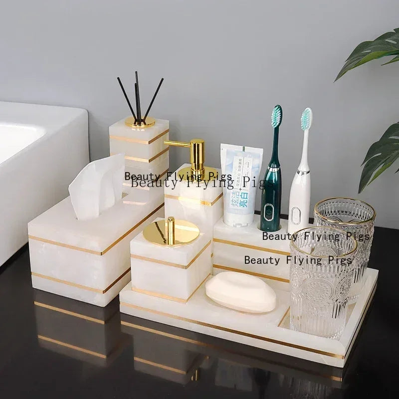 ensemble salle bain moderne marbre blanc doré distributeur savon brosse dents tube dentifrice gobelet