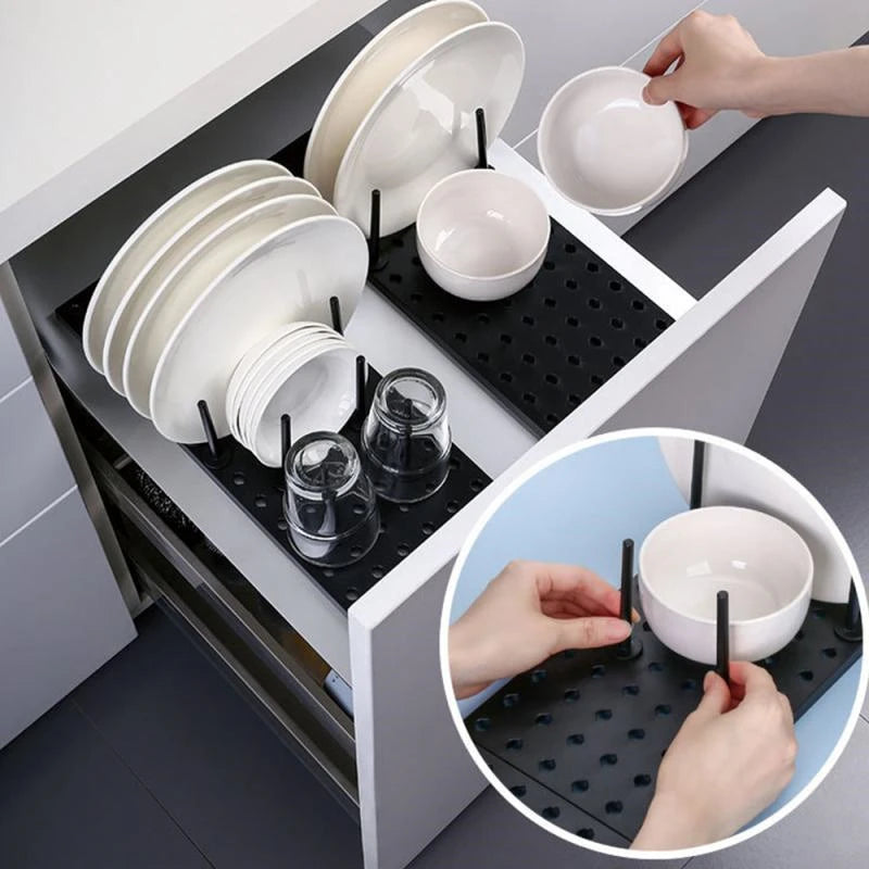 support vaisselle extensible noir perforé moderne clips assiettes bols verres rangement cuisine ajustable