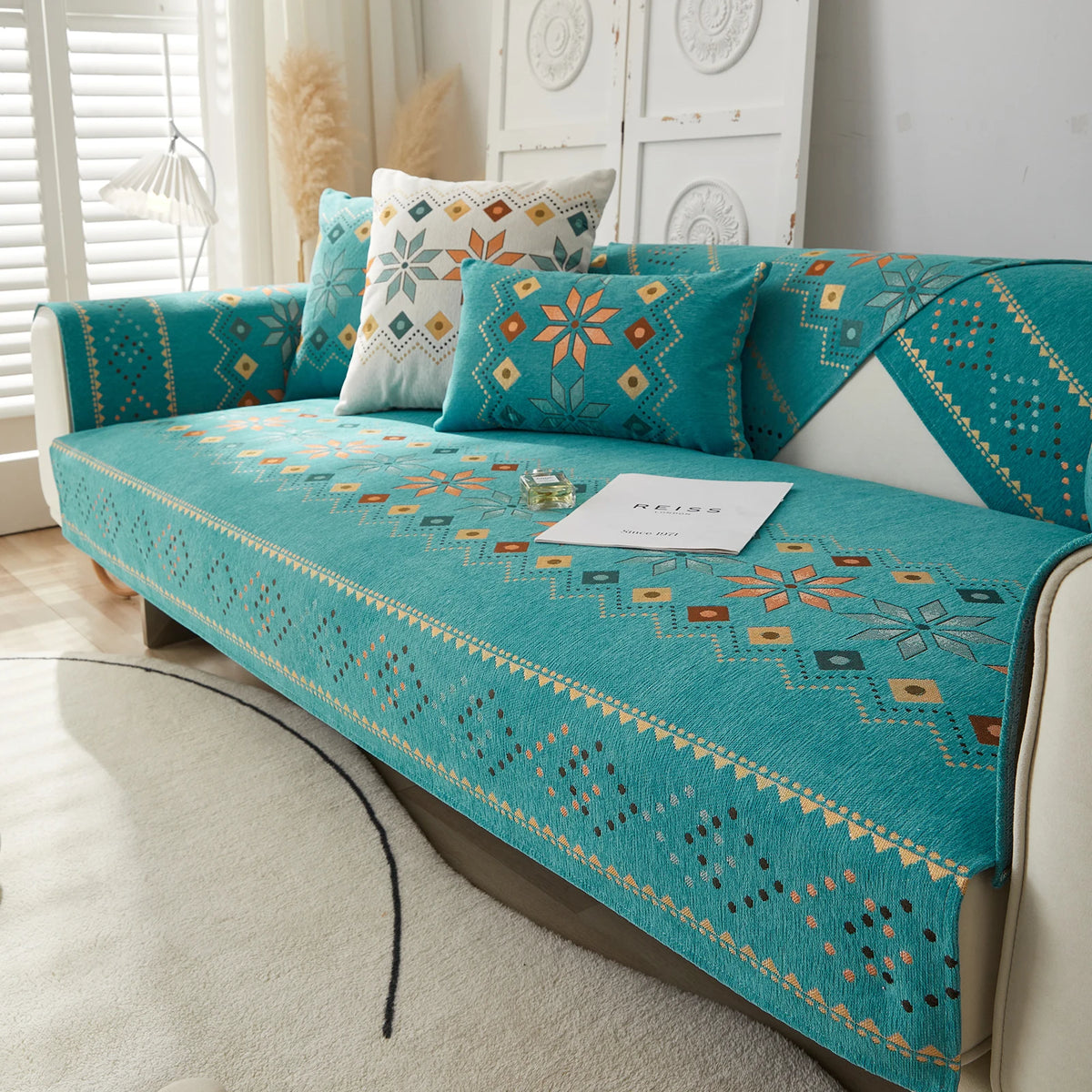 Housse canapé moderne ethnique bleu triangle motif coussins assortis polyester chenille machine lavable