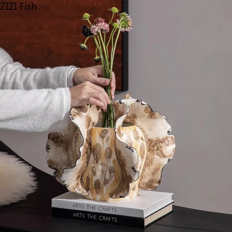 vase céramique moderne vert gris blanc texture coquille motifs floraux 32cm 26cm