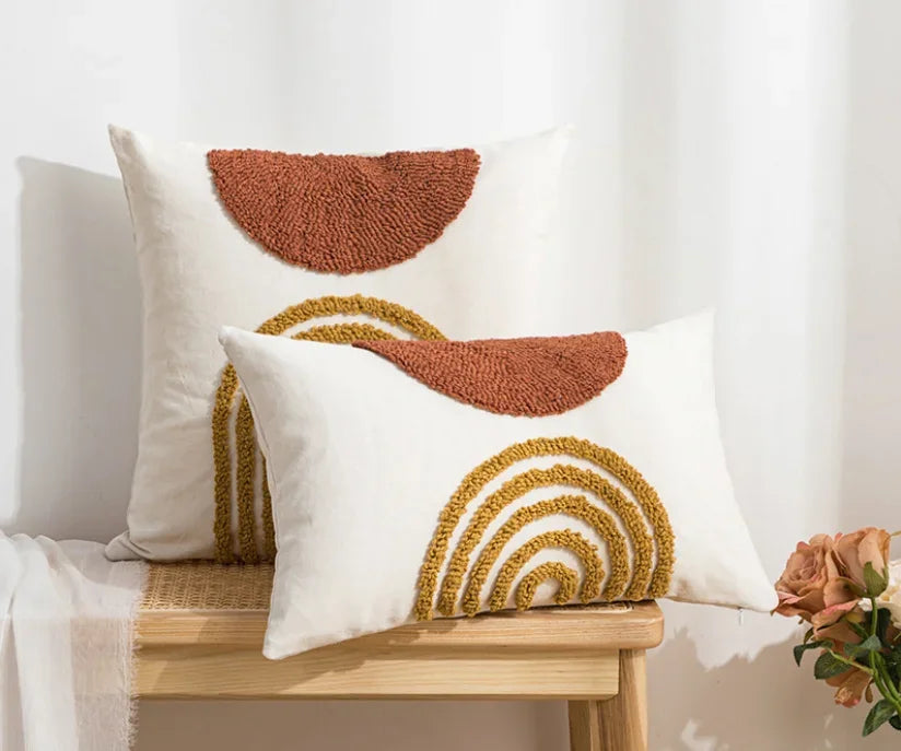 coussin moderne géométrique brodé coton polyester blanc orange moutarde adhésif rectangle square decoration