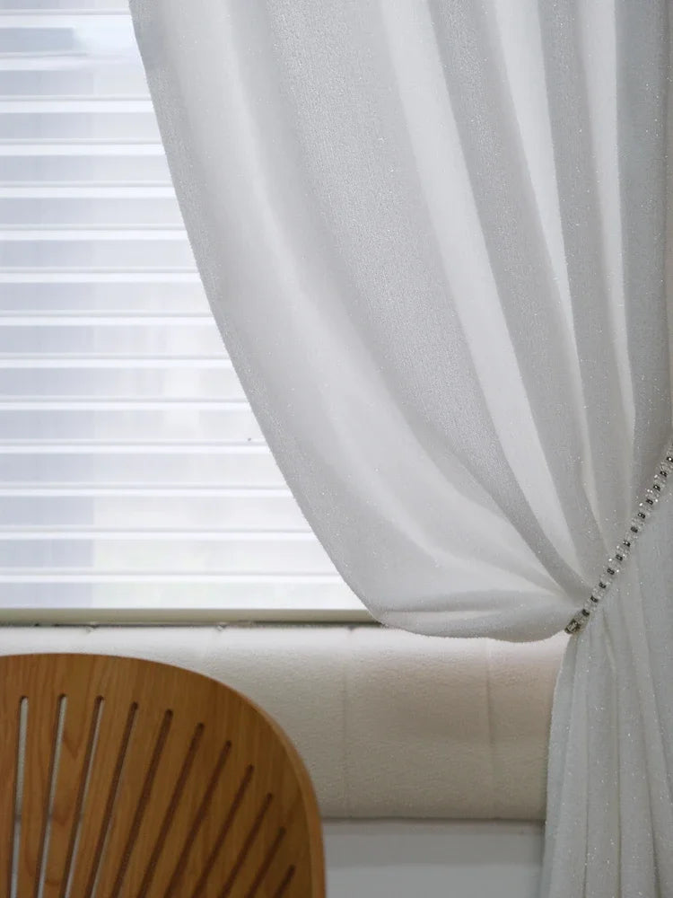 rideau blanc moderne opacité texture brillante salon chambre fenêtre française maison