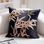 taies d'oreiller patchwork moderne motifs brodés couleurs variées géométriques fleurs beige marron noir blanc