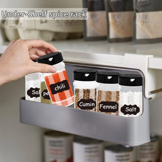 rangement cuisine moderne organiser épices sous étagère adhésif pots transparents couverts noirs étiquettes minimalistes