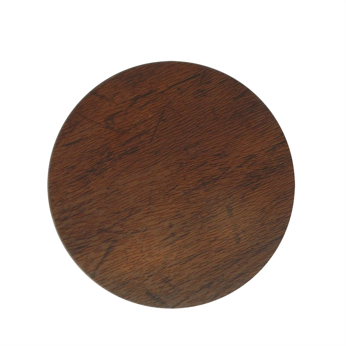 Une surface ronde en bois aux tons brun foncé.