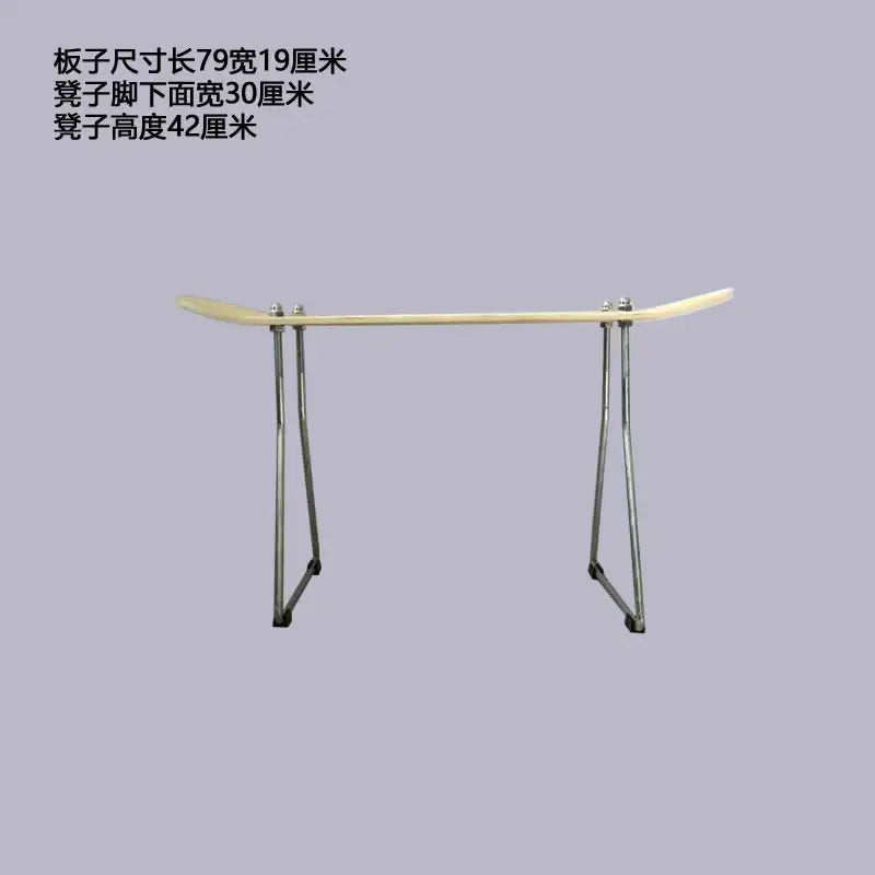 tabouret moderne étagère skateboard bois naturel métal argenté planches industriel minimaliste porte chaussures deco