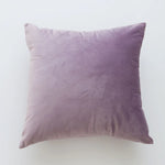 coussin carré violet velours contemporain sofa lit chaise décoration intérieur
