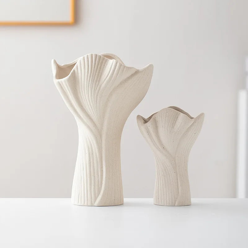 vase céramique texturé fleurs séchées feuilles vertes intérieur moderne minimaliste