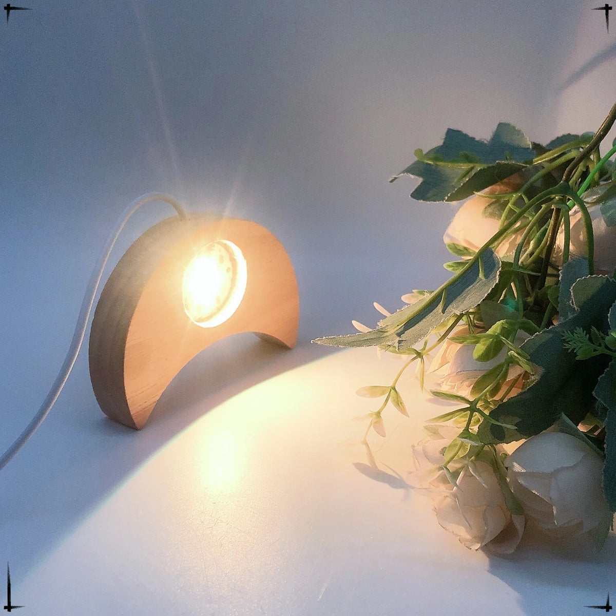 lampe table moderne bois lunaire lumière blanche décoration intérieure minimaliste