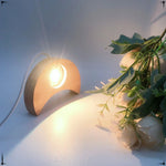 lampe table moderne bois lunaire lumière blanche décoration intérieure minimaliste