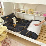 ensemble literie moderne drap housse bleu foncé gris doré motifs triangles taies oreillers adultes
