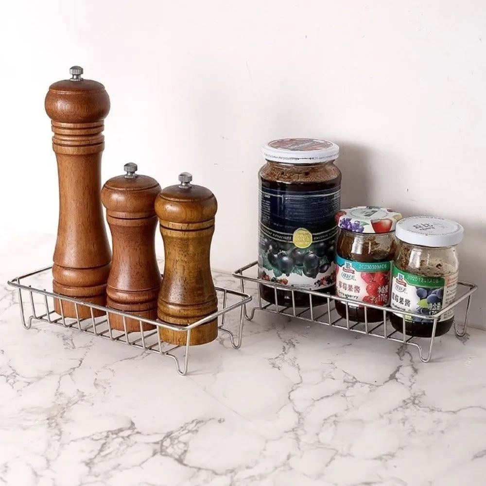 rangement salle bain étagère murale métal minimaliste panier poivrière bouteille savon pot condiments bougie