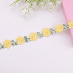 ruban décoratif brodé fleurs rose violet jaune vert polyester largeur cm fleurs brodées opaquet