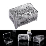 boîte bijoux argentée relief cène intérieur noir bouton pression artisanal classique organiser trésors transparente