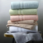Ensemble de serviettes de bain personnalisées dans différentes couleurs