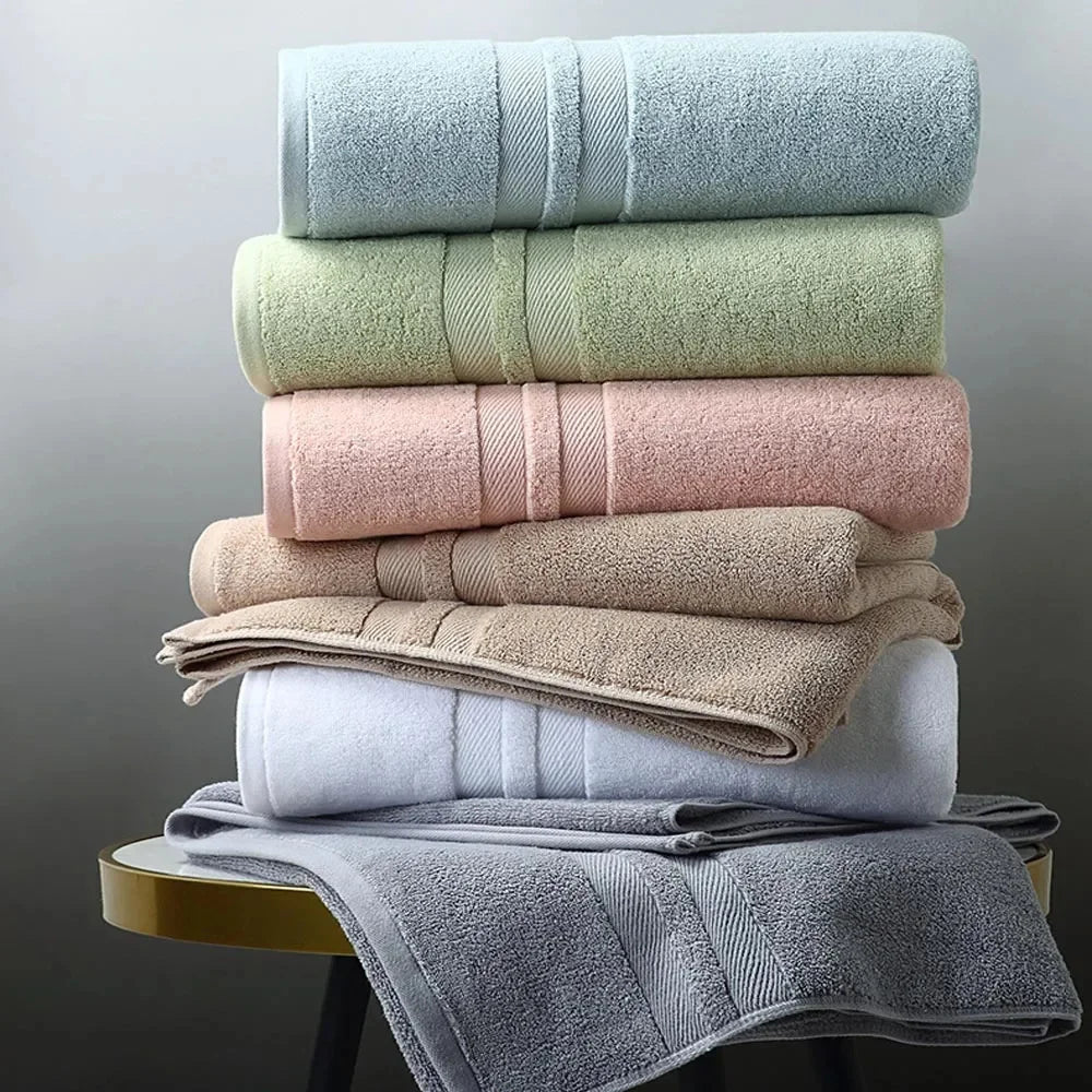 Ensemble de serviettes de bain personnalisées dans différentes couleurs