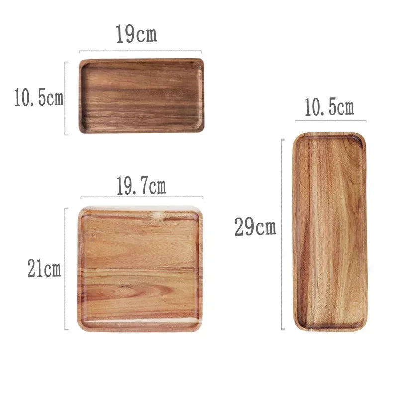 Plateau en bois d'acacia dans un salon moderne