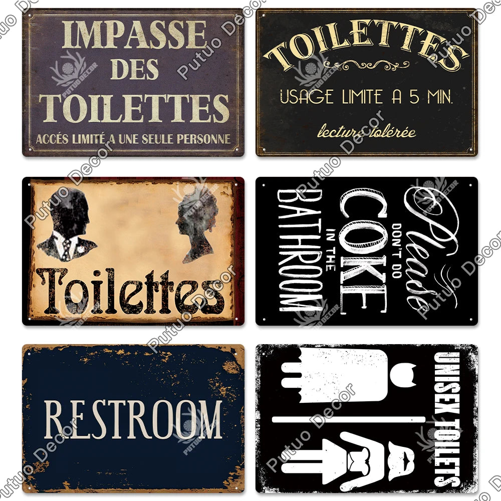 Panneau métallique installé dans des toilettes avec décoration coordonnée