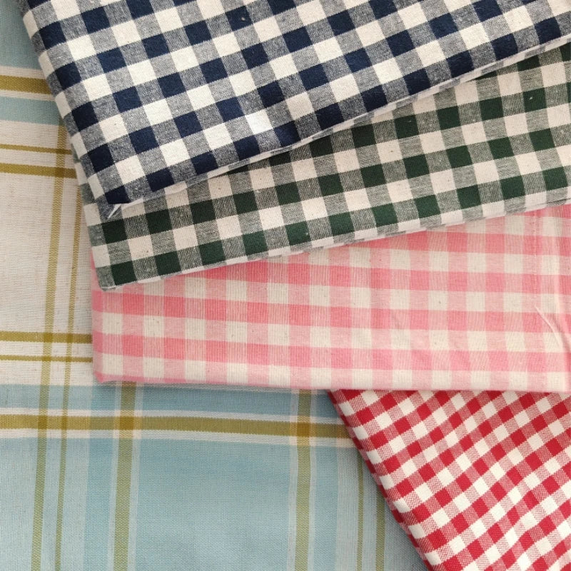 tissu coton biodegradable carreaux bleu marine rose rouge decoration maison bricolage popeline plain