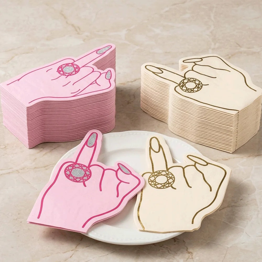 serviettes main anneau fiançailles motif rose main texturée anniversaire mariage festive