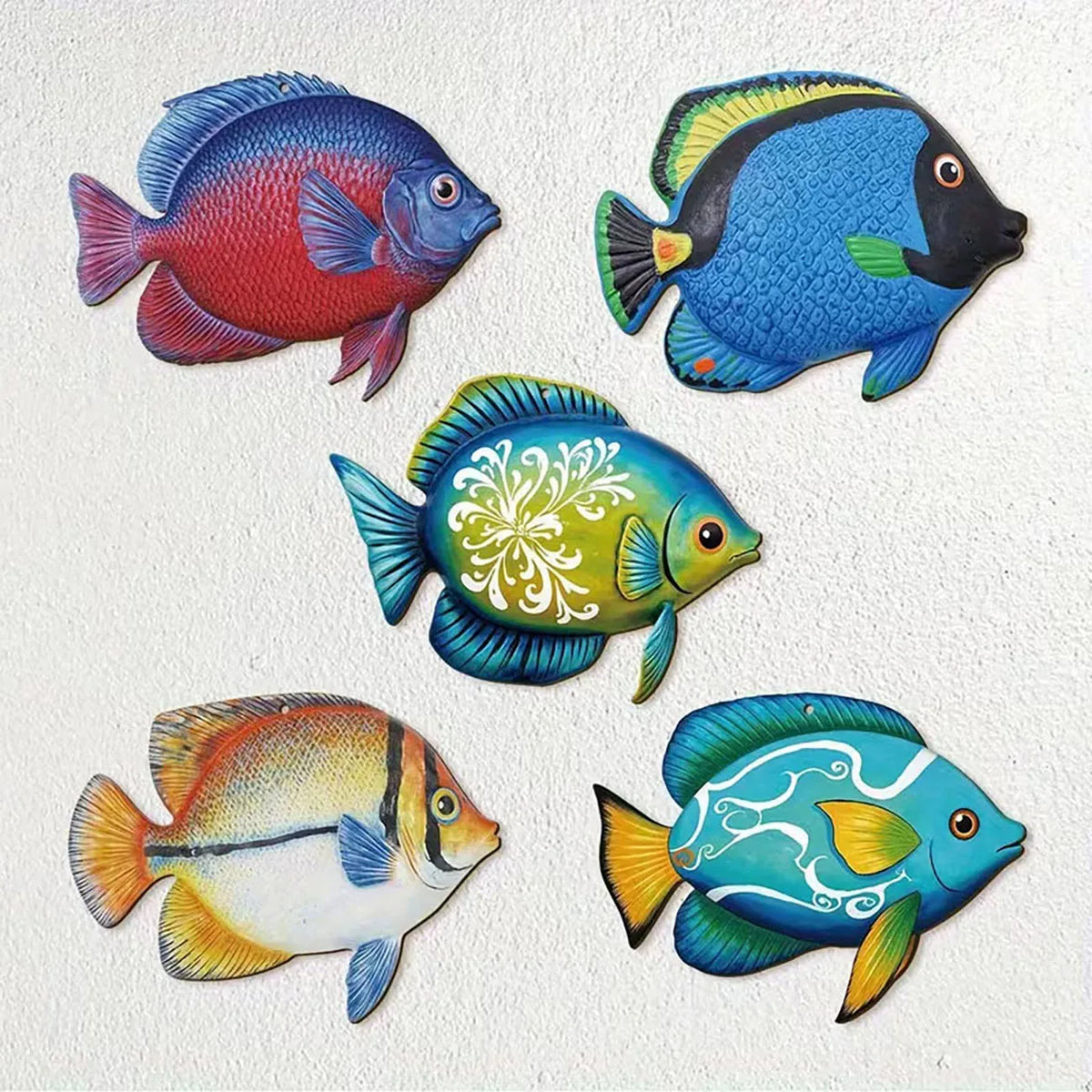 décoration murale poissons tropicaux motifs floraux bleu rouge vert artisanal fixations adhésif chambre salon