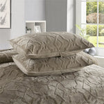 ensemble literie géométrique doux beige taupe chambre coucher couverture taies oreillers texturées