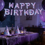 guirlande lettres birthday violet blanc moderne graphique confettis ballons gâteau assiettes verres