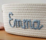 panier tissé blanc moderne poignées cuir personnalisable nom brodé occasion naissance anniversaire fête