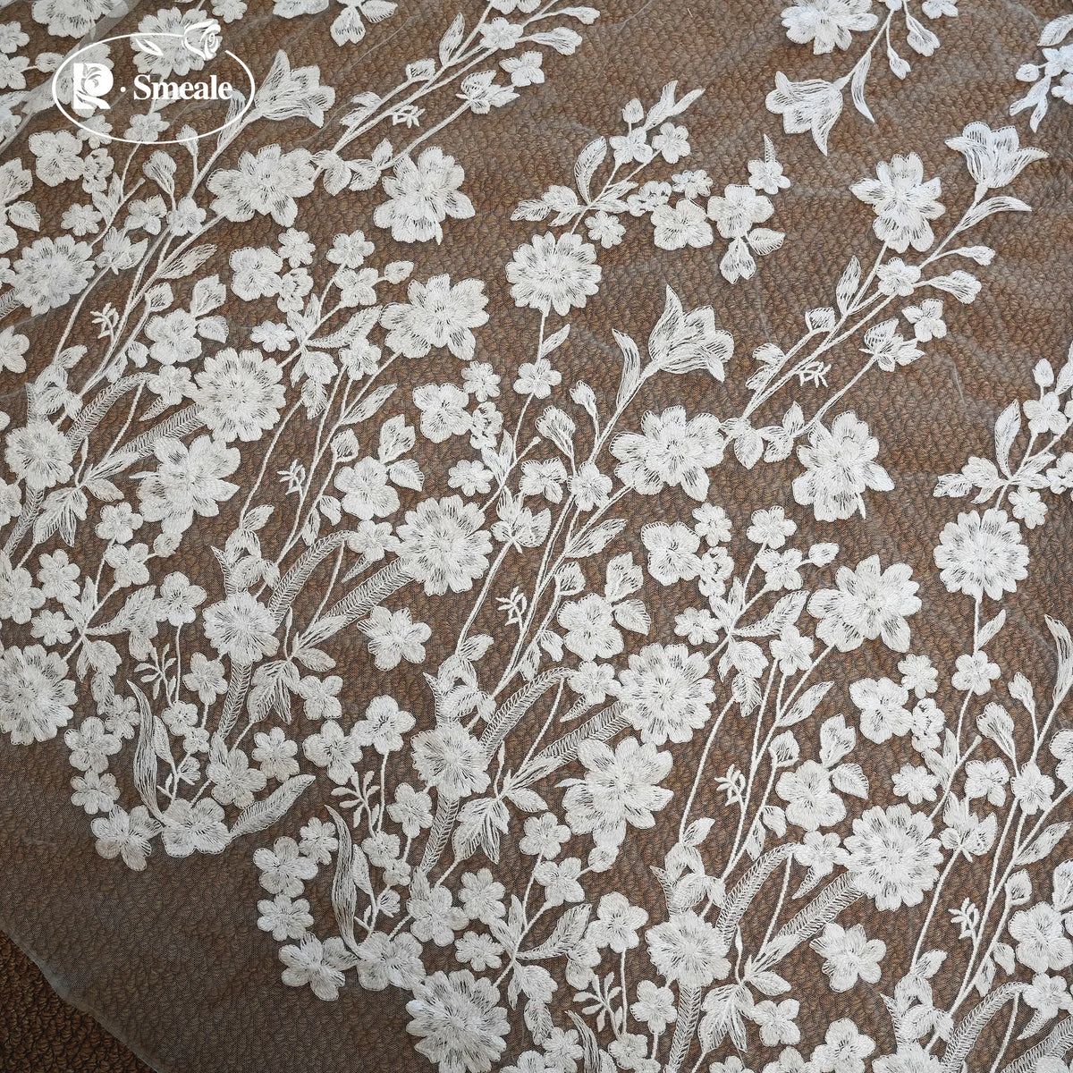 tissu dentelle broderie florale blanc marron clair transparent mariage décoration