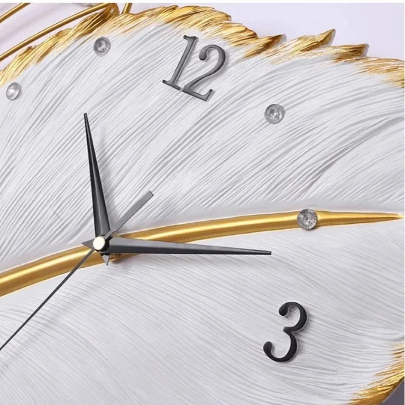 Horloge murale accrochée dans un salon élégant