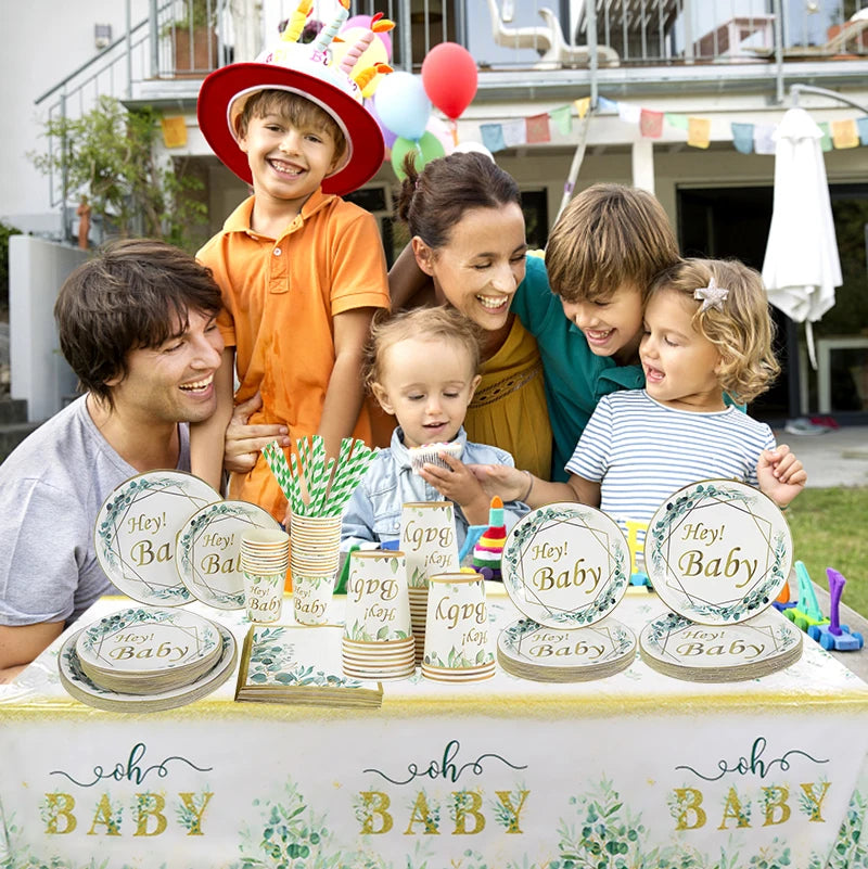 assiettes jetables anniversaire enfant vert doré hey baby guirlande feuilles textes festifs verres serviettes