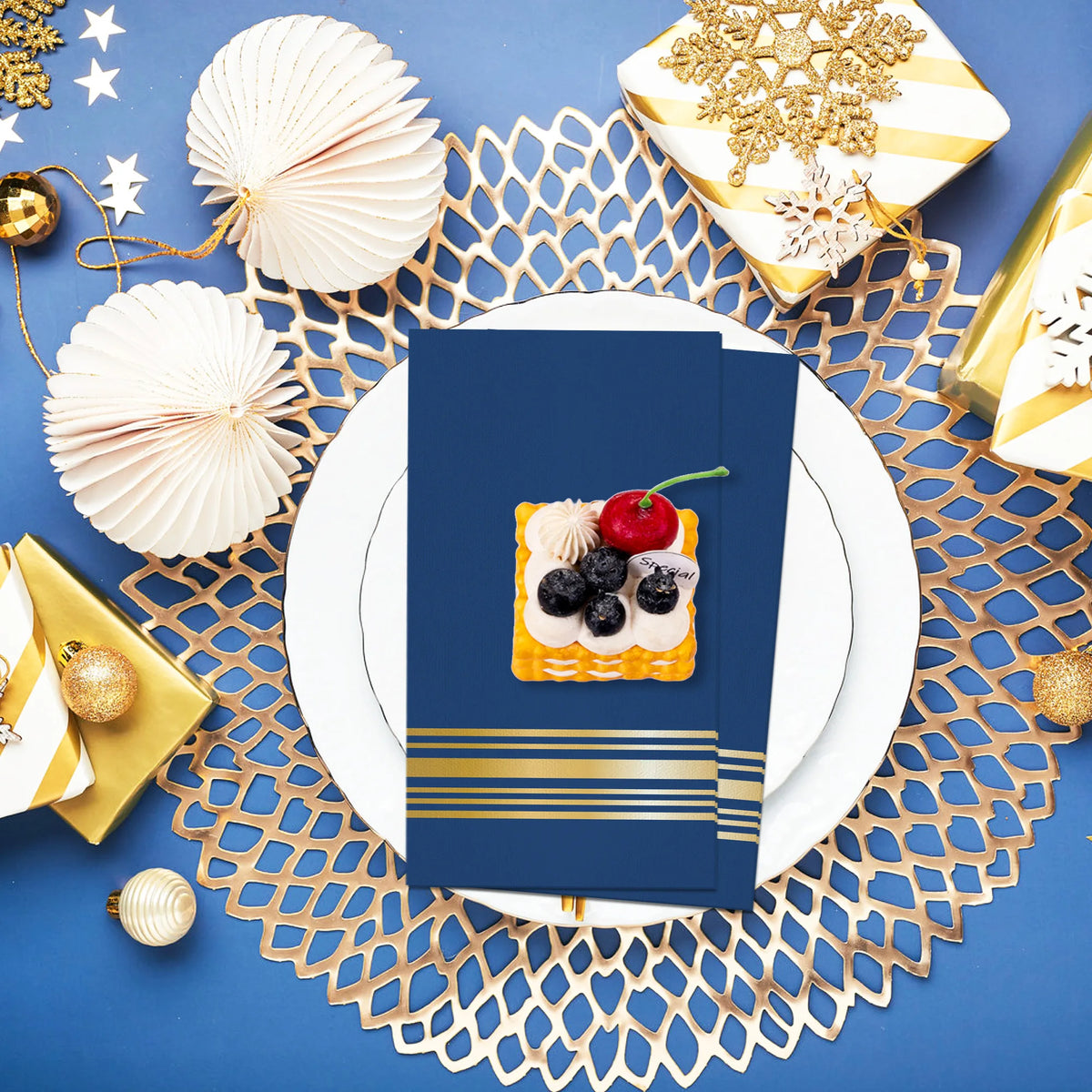 serviettes table jetables rayures dorées bleu marine occasion anniversaire mariage événement festif pack 20