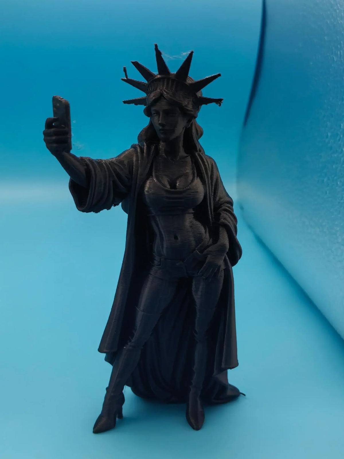 décoration statue liberté sculpturale détaillée verte opaques classique vertclair détails sculpturaux décoration intérieure vertclair
