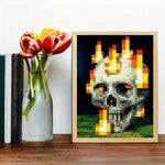cadre mural moderne pixel art crâne flammes noir rouge salon chambre coucher graphique bois
