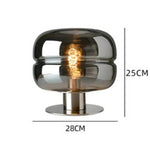 Lampe minimaliste brune dans une chambre à coucher décorée style nordique