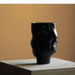 tasses modernes noir rouge texture ondulée brillante fonction table