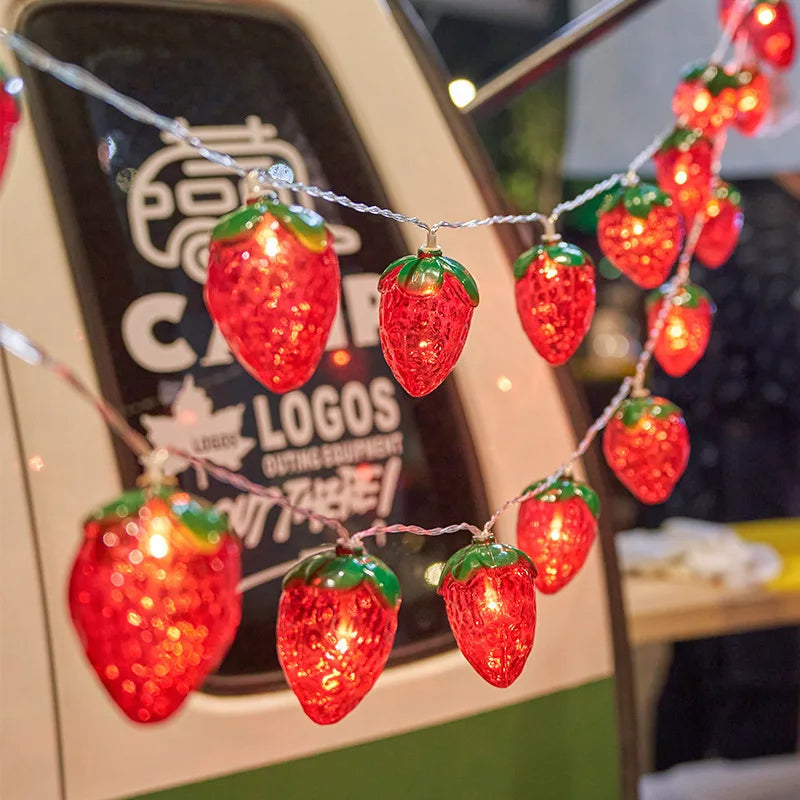 guirlande lumineuse rouge verte fraises brillantes moderne décoration anniversaire enfant fêteSuspension