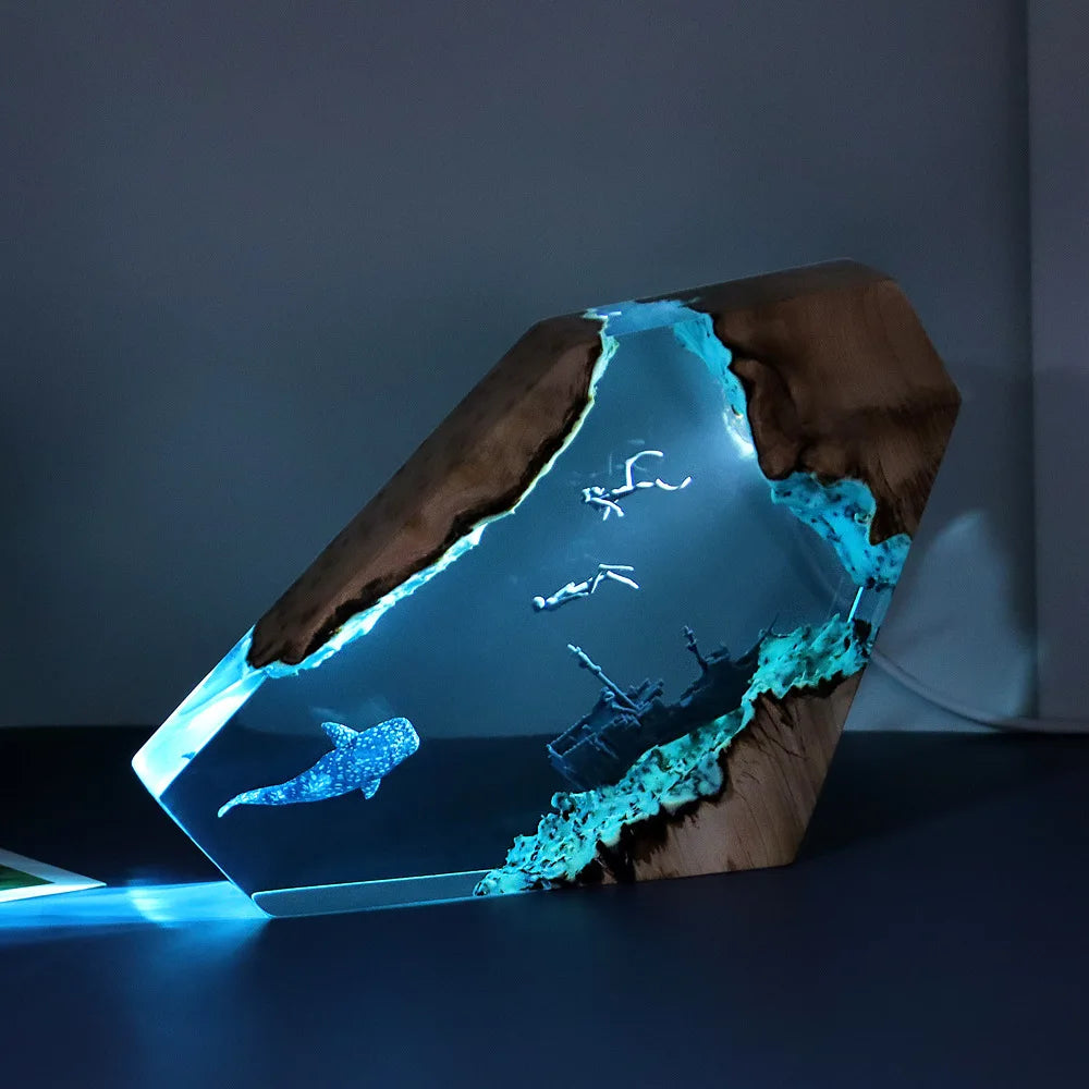 lampe décorative résine sous marine baleine plongeurs épave bateau marin naturel