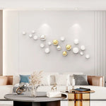 décoration murale boules rondes brillantes blanc doré argenté moderne élégante suspension intérieure
