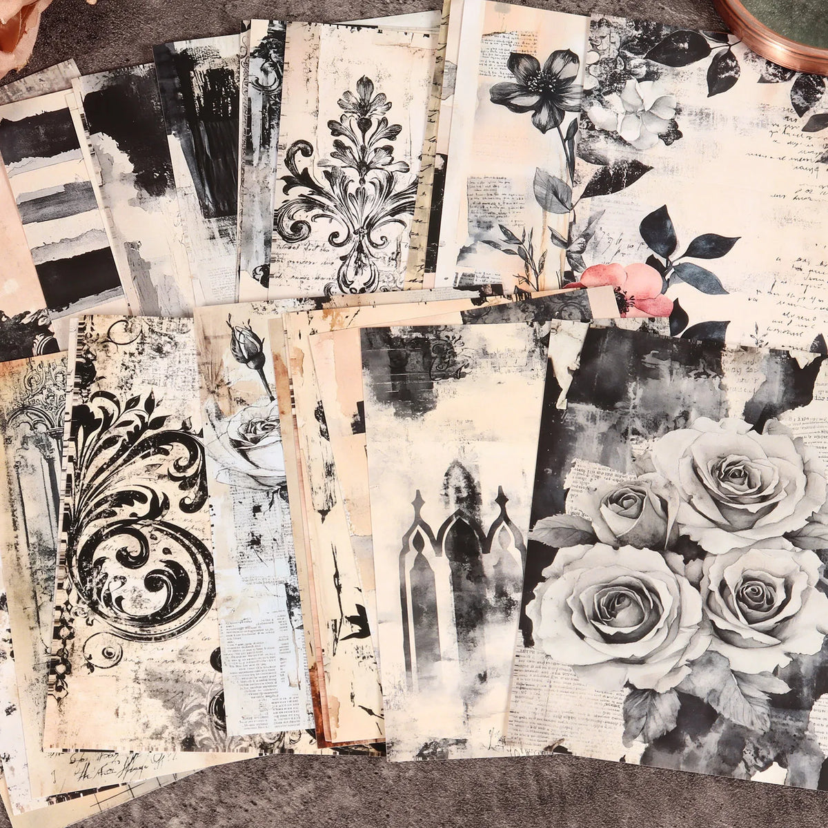 feuilles papier décoratif motifs fleurs vintage romantique ornements lettrage ancien noir blanc gris roseclair