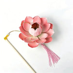 lanterne fleur lotus rose jaune feuilles details traditionnelle artisanale tassel soie portable festive