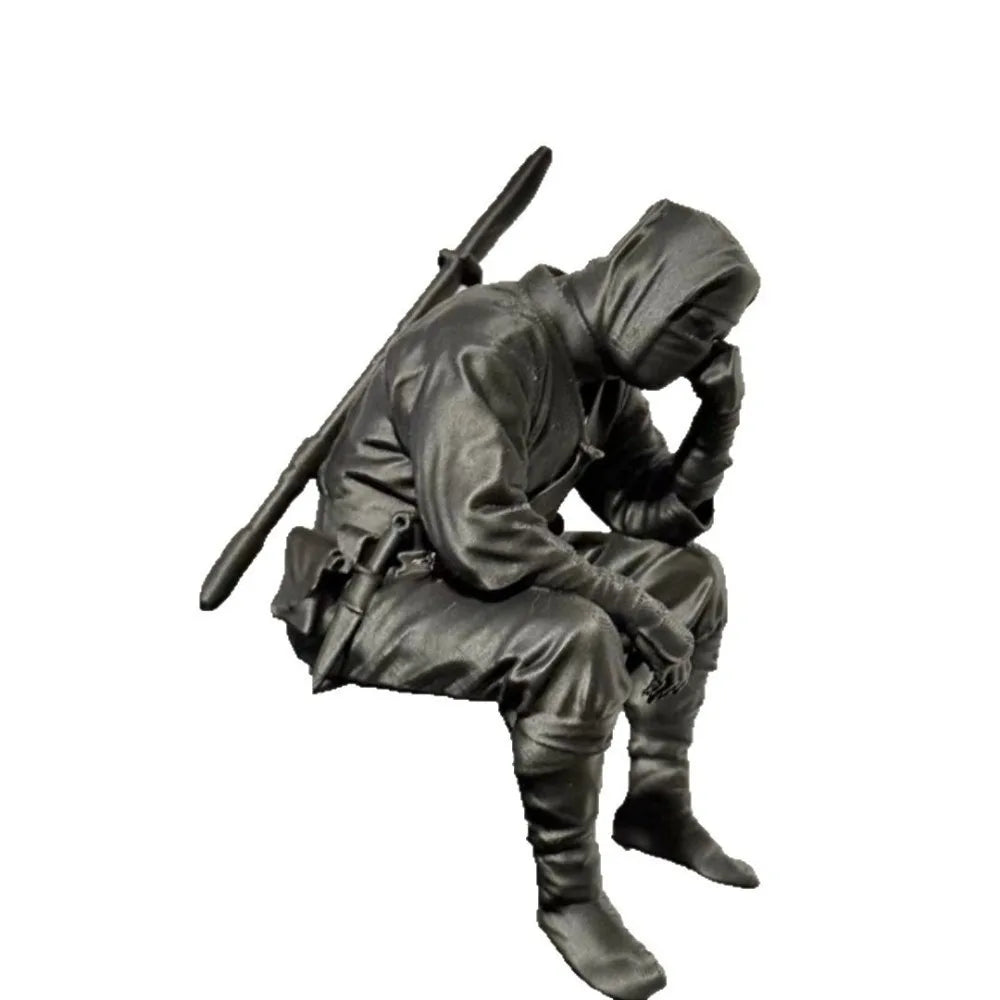 statue miniature ninja noir texturée poignard ceinture bottes réaliste japonais décoration étagère
