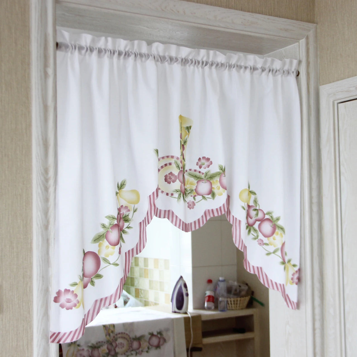 rideau fenêtre floral fruité bordure rayée semi transparent tringle chambre cuisine