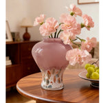 vase moderne transparent dégradé rose abstrait intérieur arrangement floraltouches couleur formes irrégulières