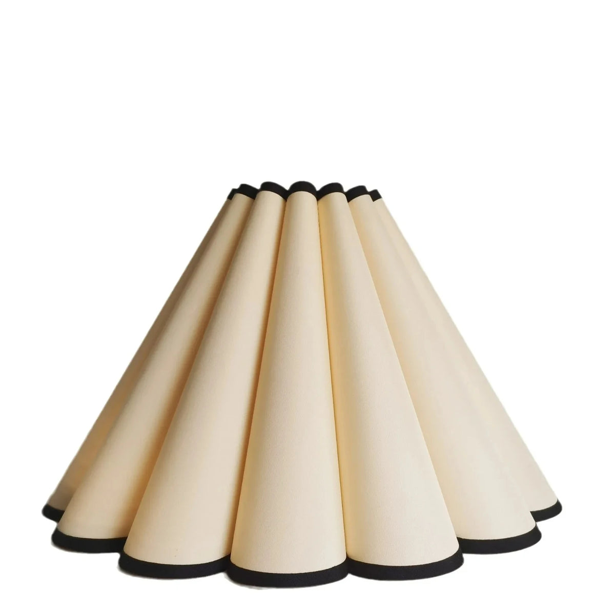 abat jour moderne blanc cassé rayures noires tissu opaques anneaux métalliques table plafonnier lustre