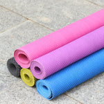 tapis yoga pliable caoutchouc naturel violet rose bleu noir hexagonal sportif minimaliste