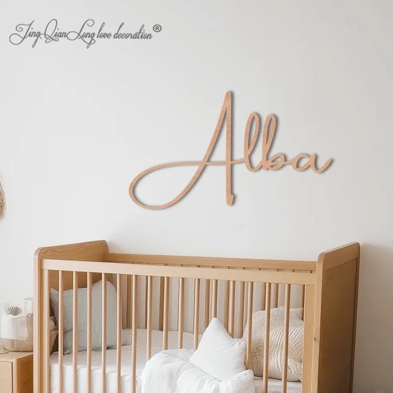 lettres bois naturel stylisées décoration murale moderne élégante chambre enfant bébé finition lisse sans